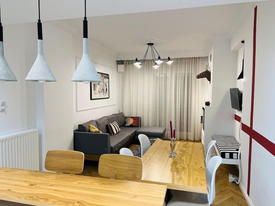 Redstripes Apartment Thessaloniki